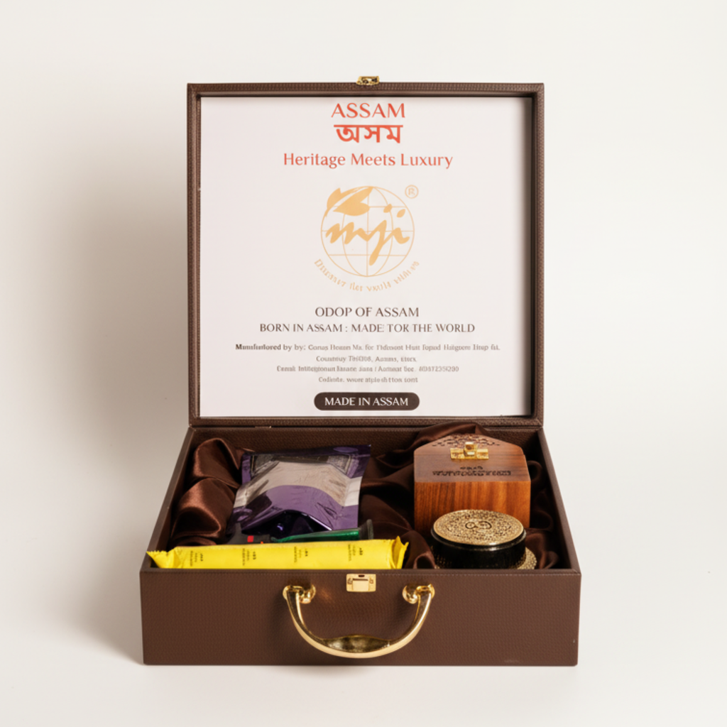 BAKHOOR SET LEATHER HAMPER(BAKHOOR 50GMS BOTTLE 50GMS, BURNER,LIGHTER,CHARCOAL)